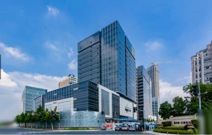 上海東航濱江中心：城市核心商務(wù)地標(biāo)，交通便捷無憂