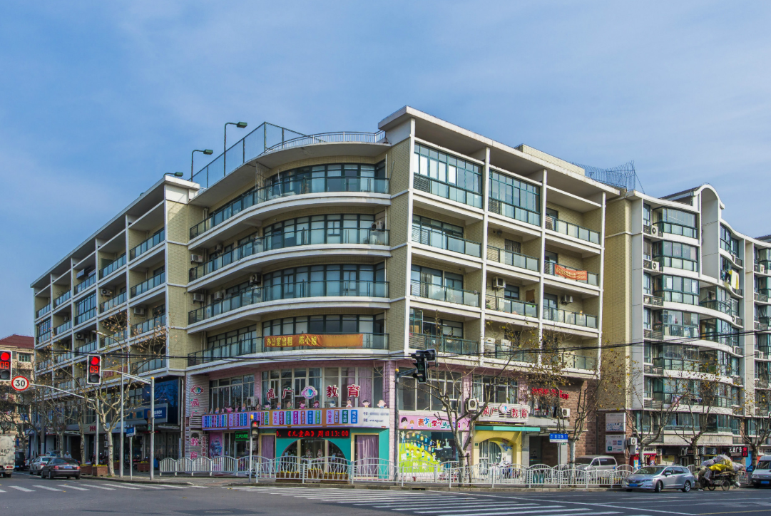 上海銘暉商務樓：地鐵2號線旁，交通便利的商務新地標