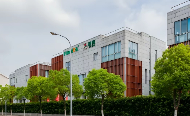 上海浦東新區(qū)出售曹路800㎡小獨(dú)棟，水電煤暢達(dá)，花園露臺陽光房加持，低總價速來！