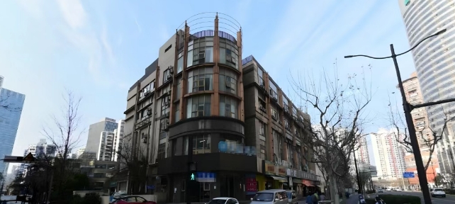 上海普陀內(nèi)環(huán)內(nèi)驚現(xiàn)“稀世孤品”！70年住宅產(chǎn)權(quán)獨(dú)棟整售，藏于市井待有緣人