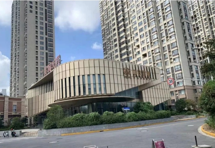 上海寶山友誼路商圈獨(dú)棟出售！帶900㎡露臺(tái)，可作酒店展廳用